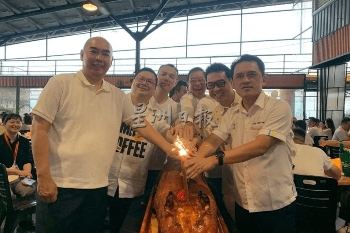 中总青商大会逾2千人赴会 主办方设宴欢迎